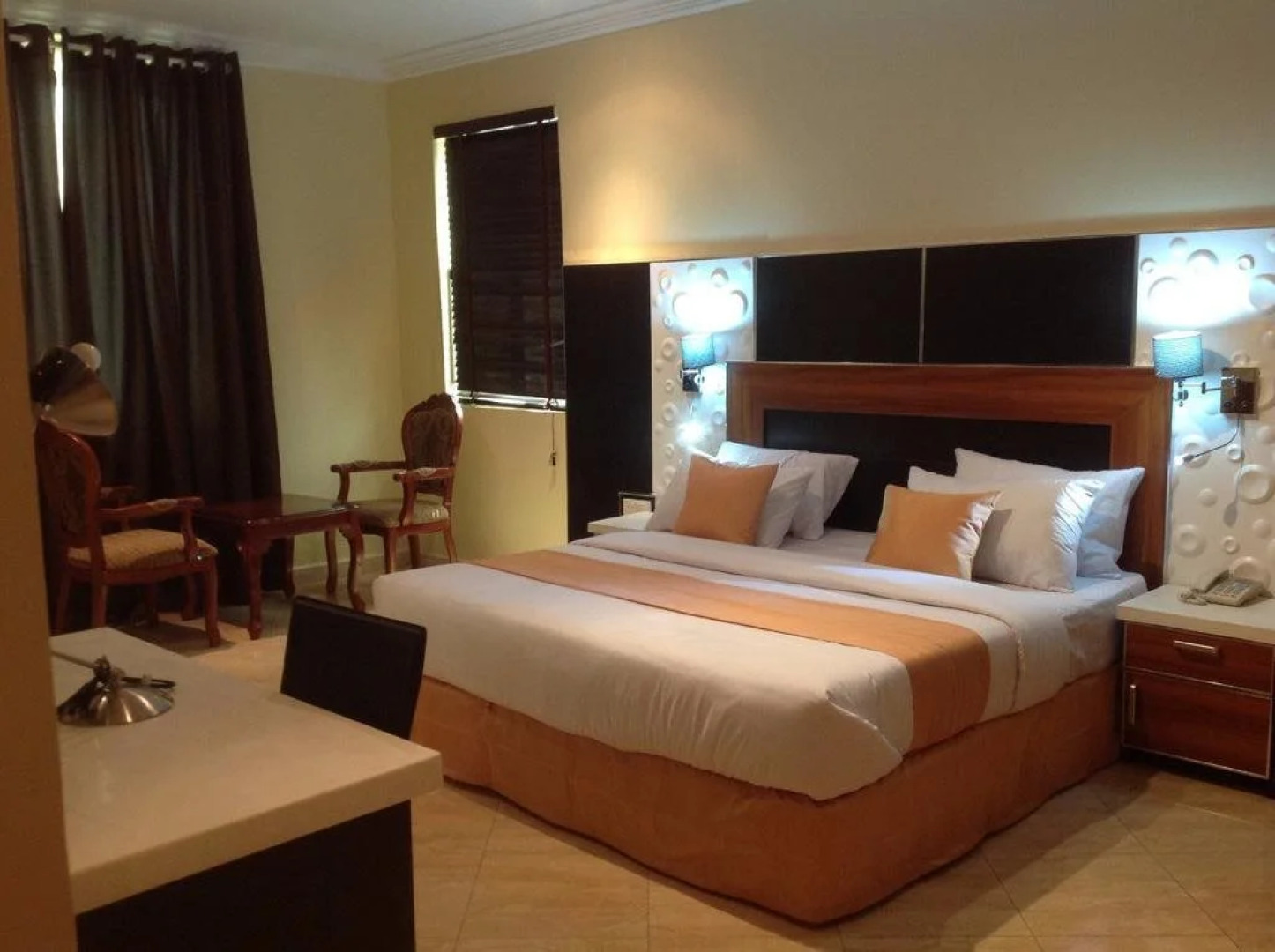 De Meros Hotel and Suites