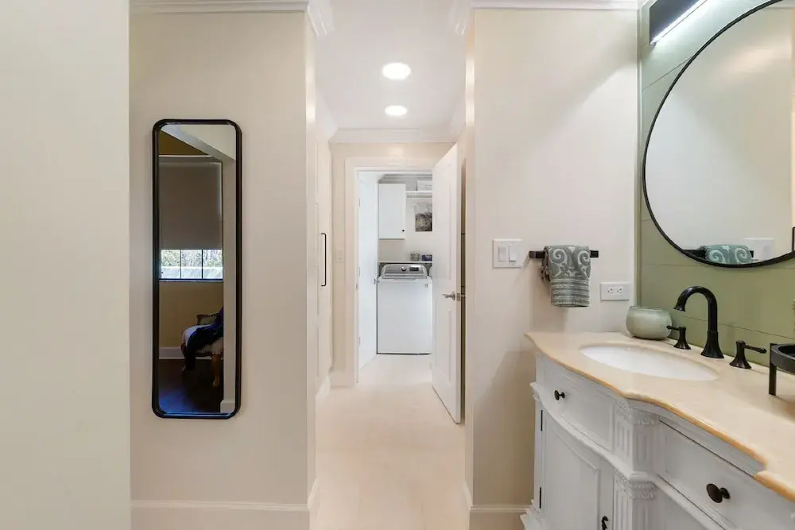 Waterfront 4 Bed House Daytona Beach FL