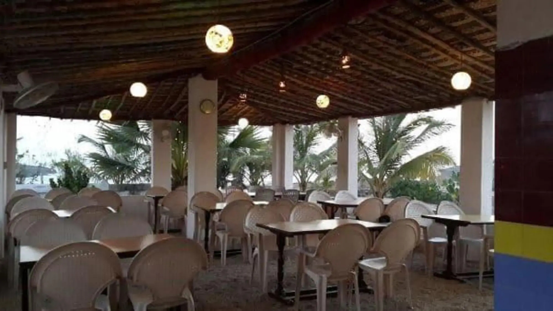 Hotel Palms