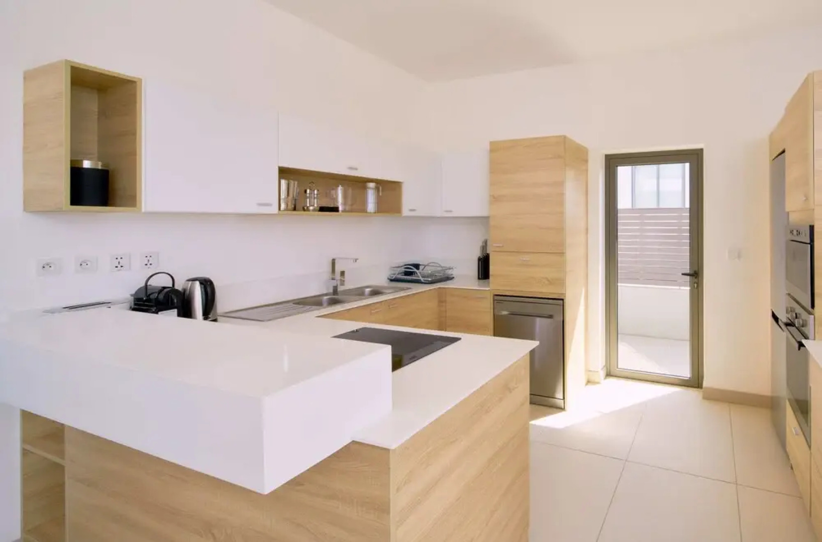 Les Estivales Beachfront Suites & Penthouses with LOV