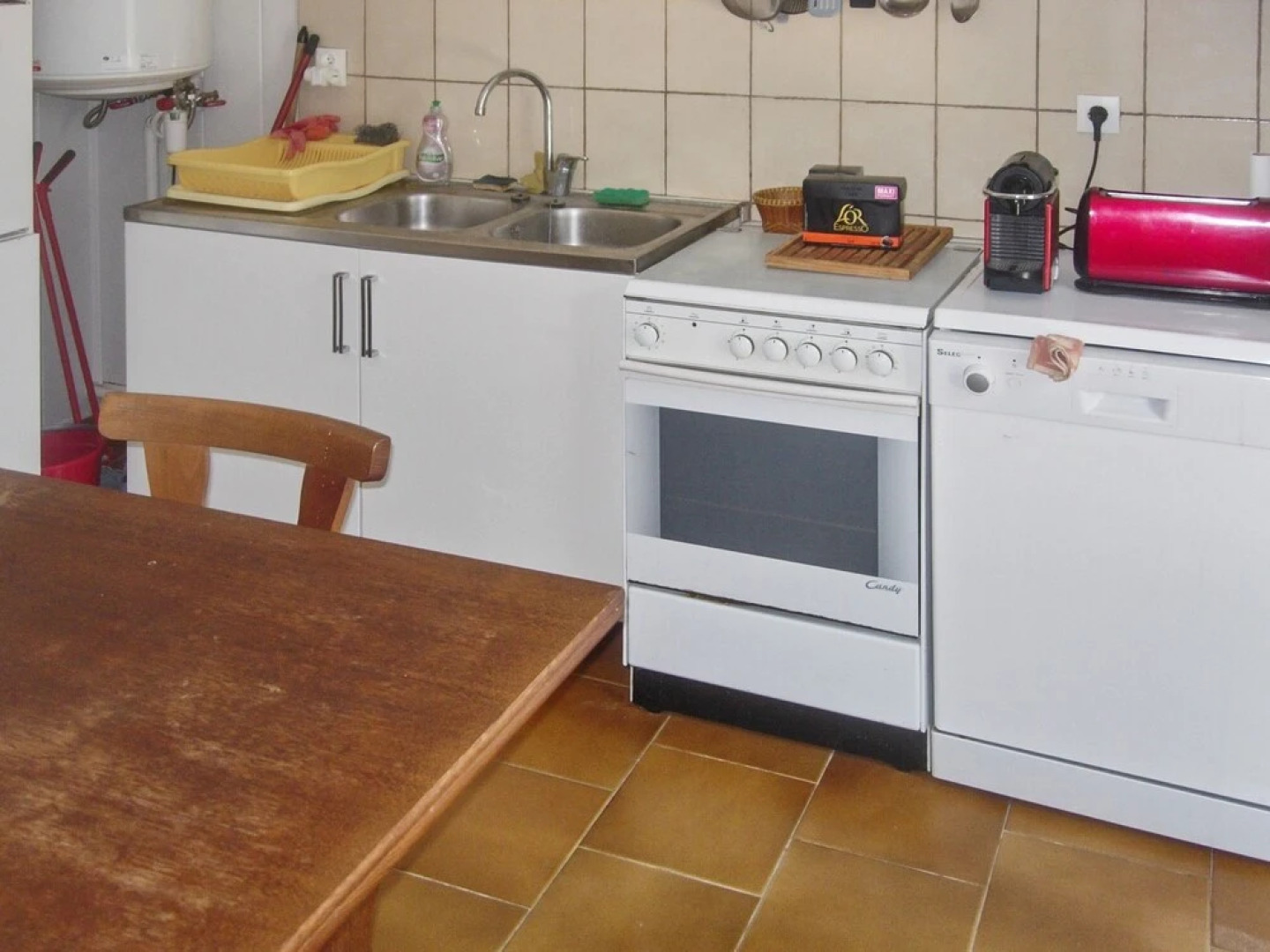 House With 4 Bedrooms in Varages, With Wonderful Mountain View, Privat