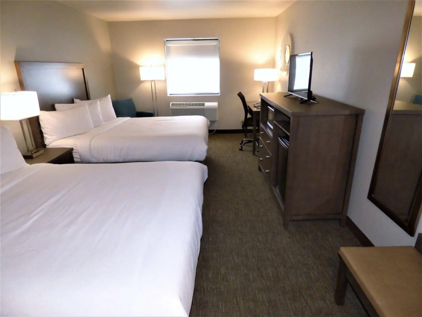 Sandhill Inn & Suites