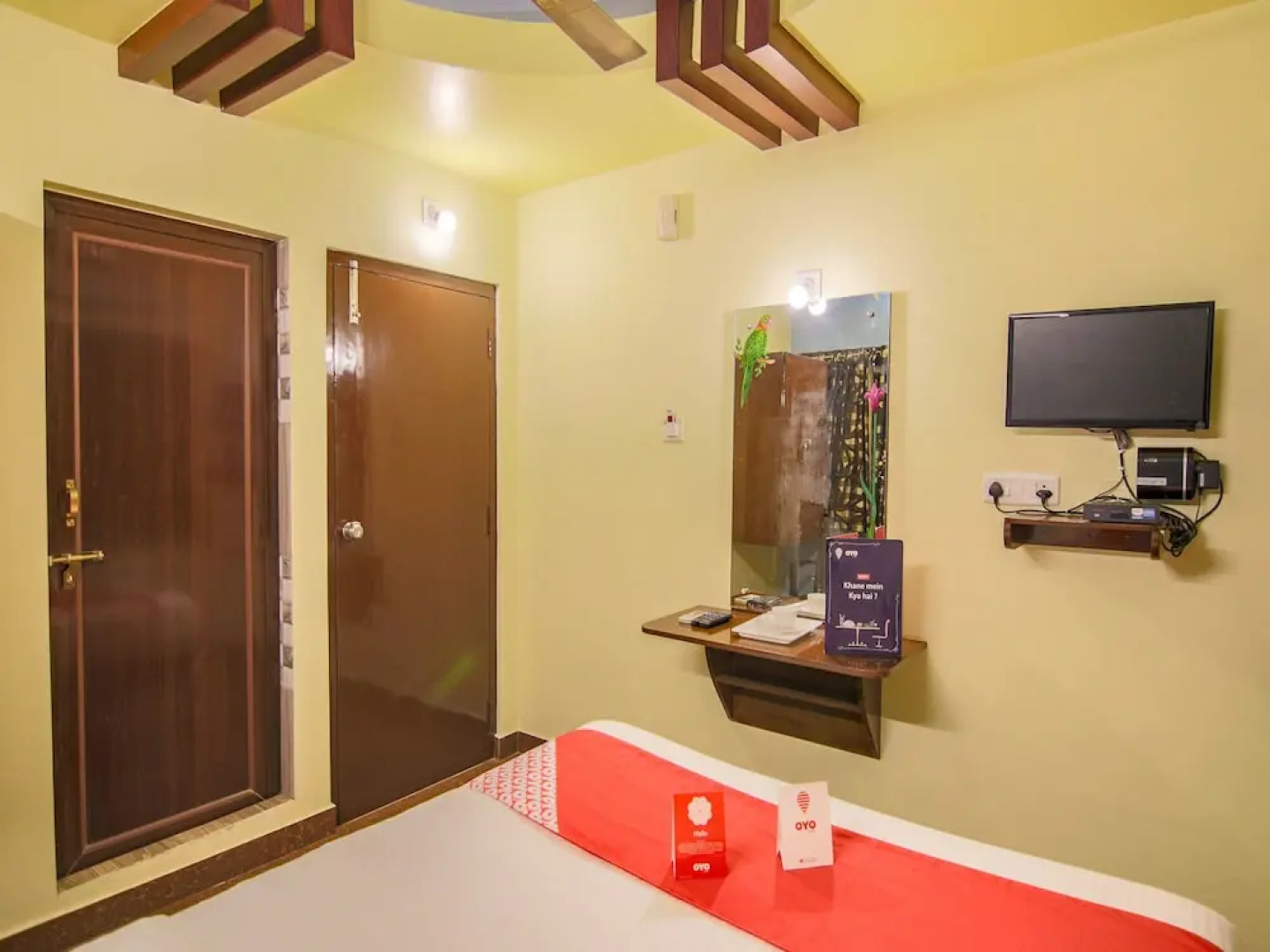 OYO 10711 Hotel NSNR Residency