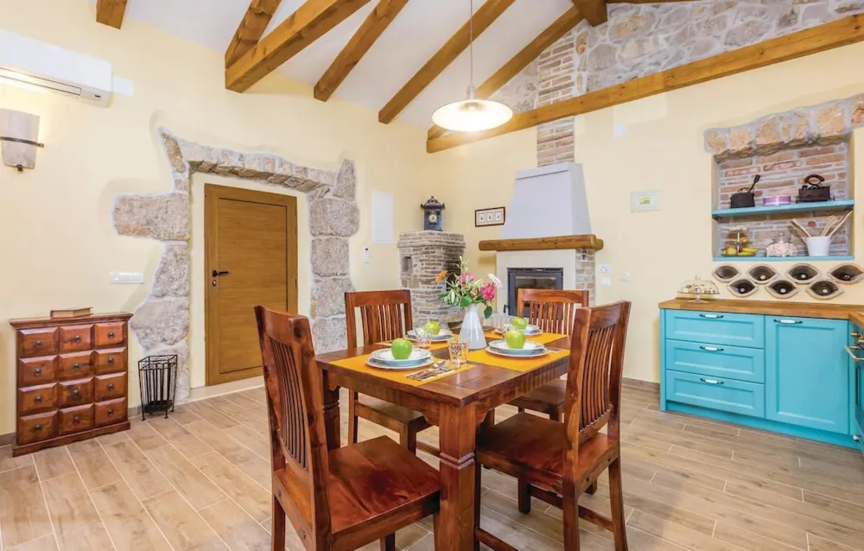 Beautiful Home in Svet Vid Dobrinjski With Wifi and 2 Bedrooms