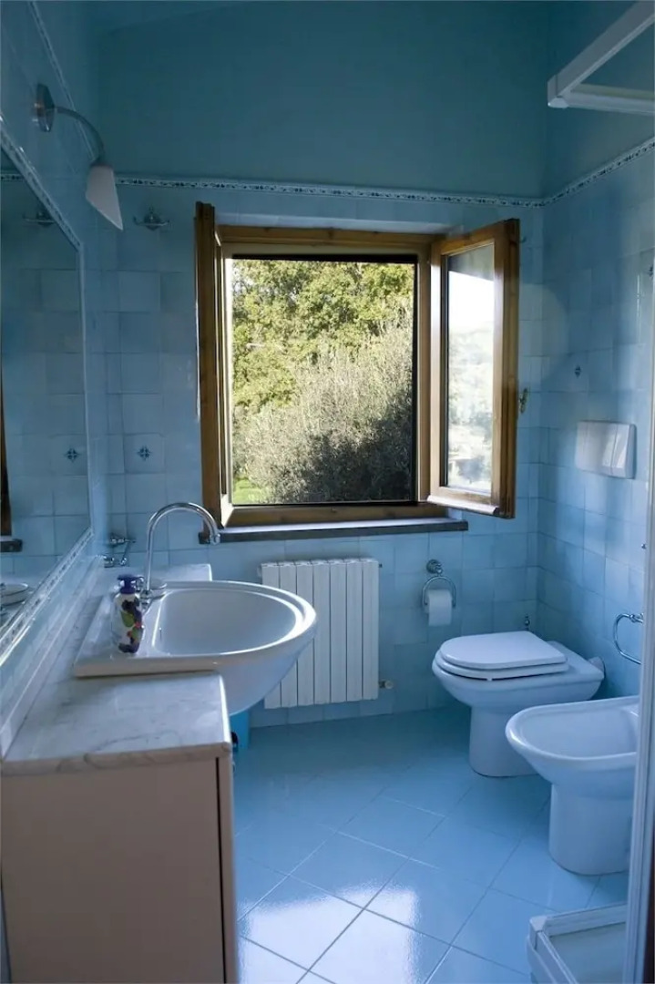 Villa Trasimeno with pool and lake view