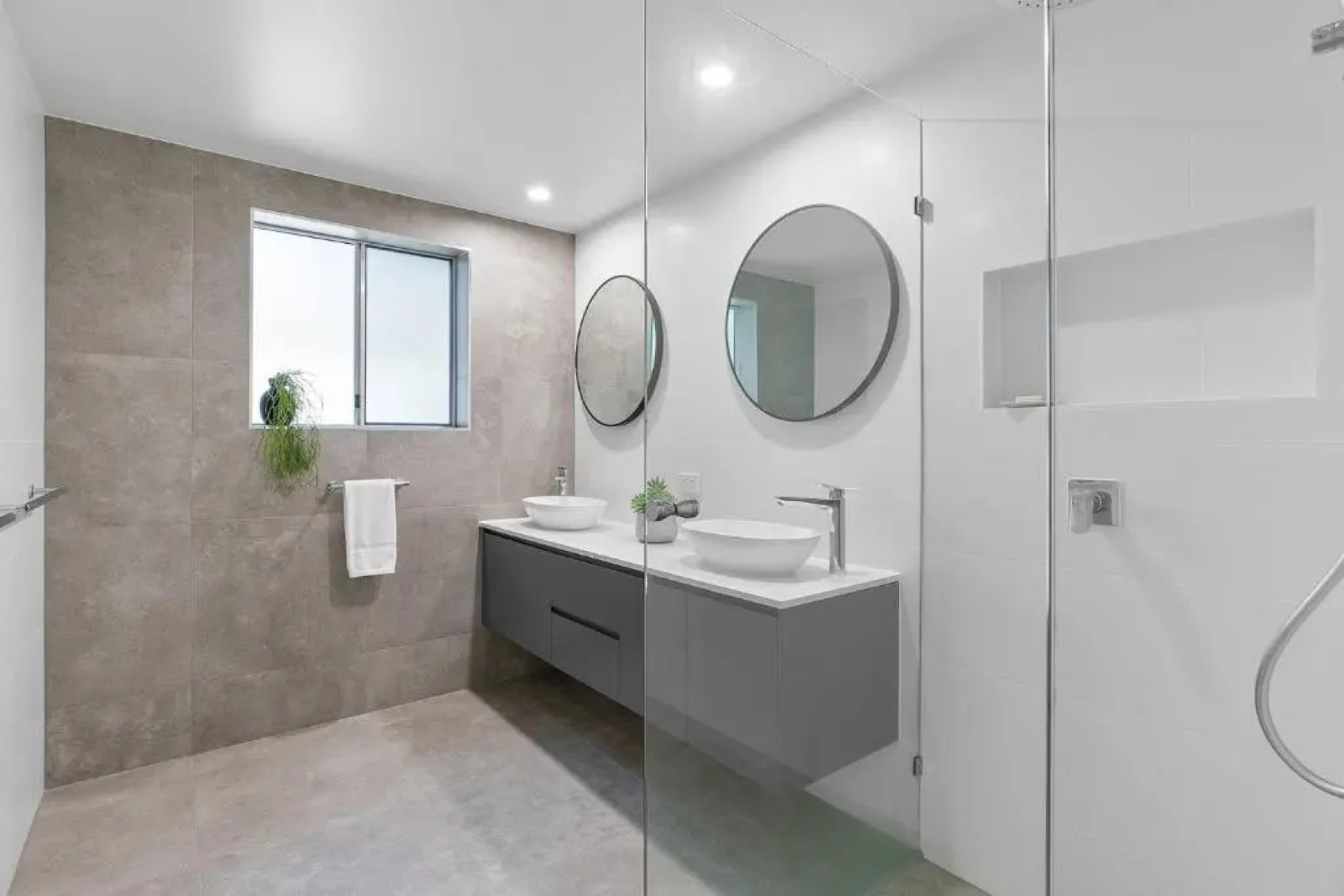 4 Trieste Central Apartment with a Backdrop of Lush Greenery