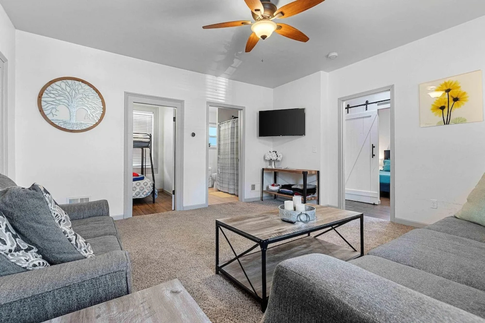 Small Town Retreat- 5br- Movie Theater Room