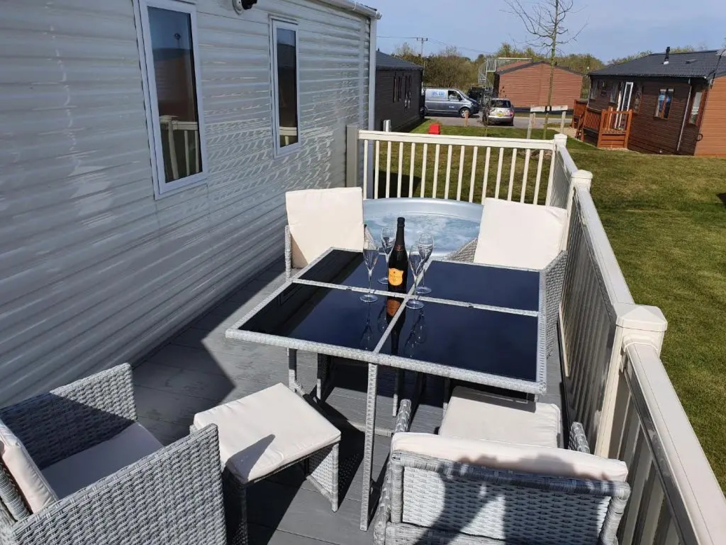 46 Lancaster Crescent Luxury caravan with hot tub
