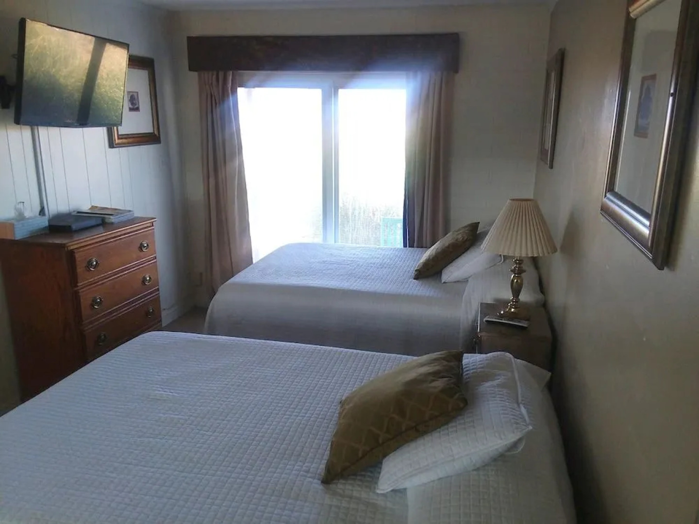 Hilltop Tavern and Inn