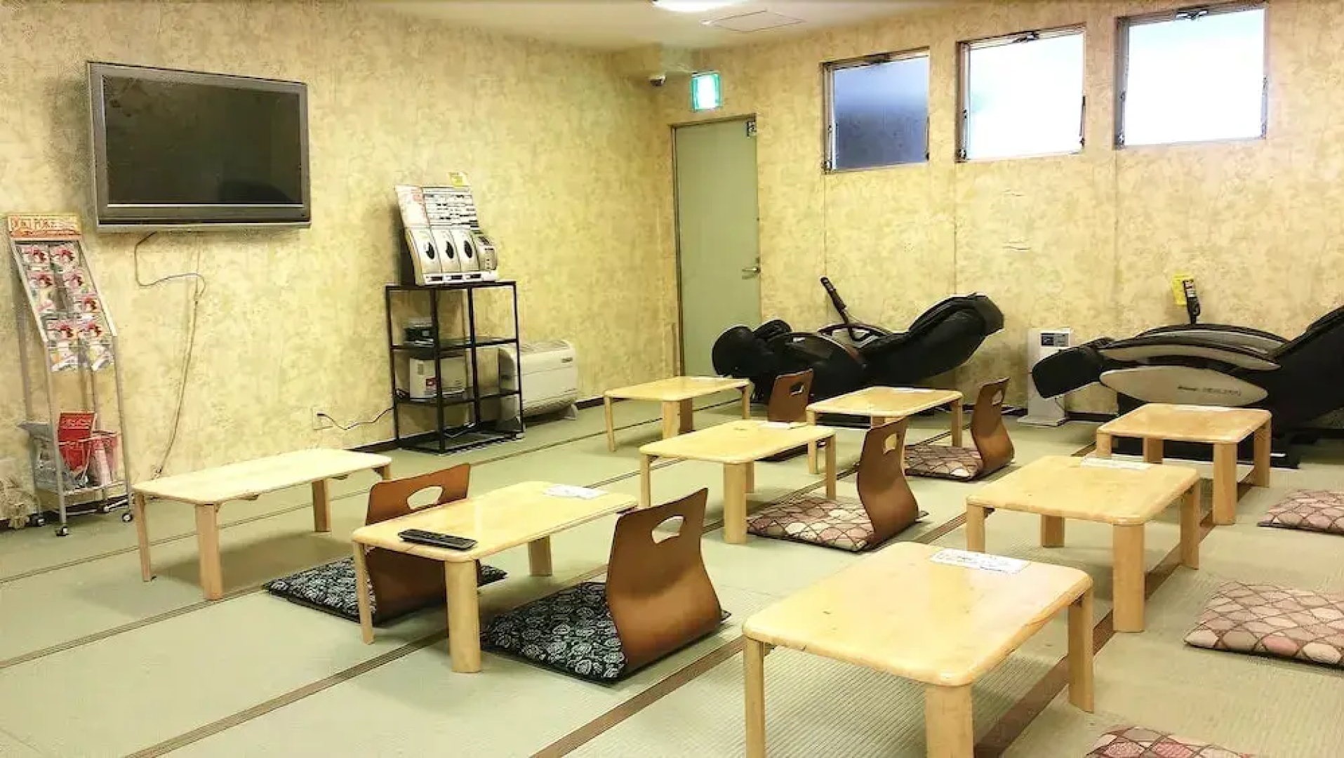 Capsule Hotel Noble