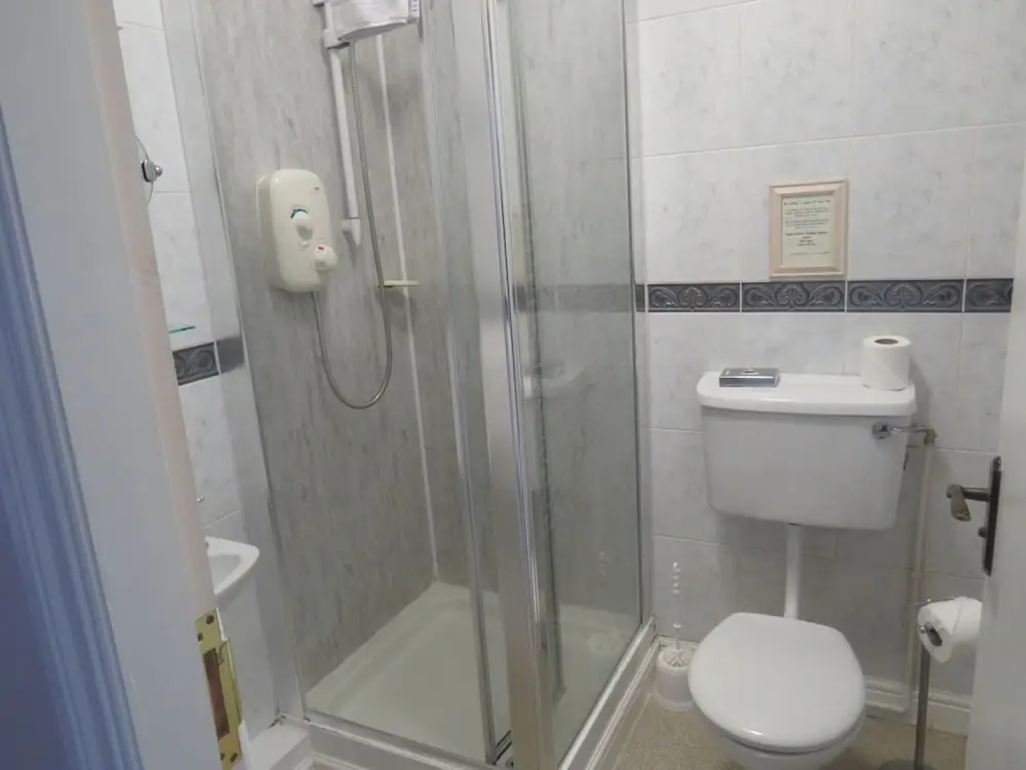 The Station Bar Grill and Rooms