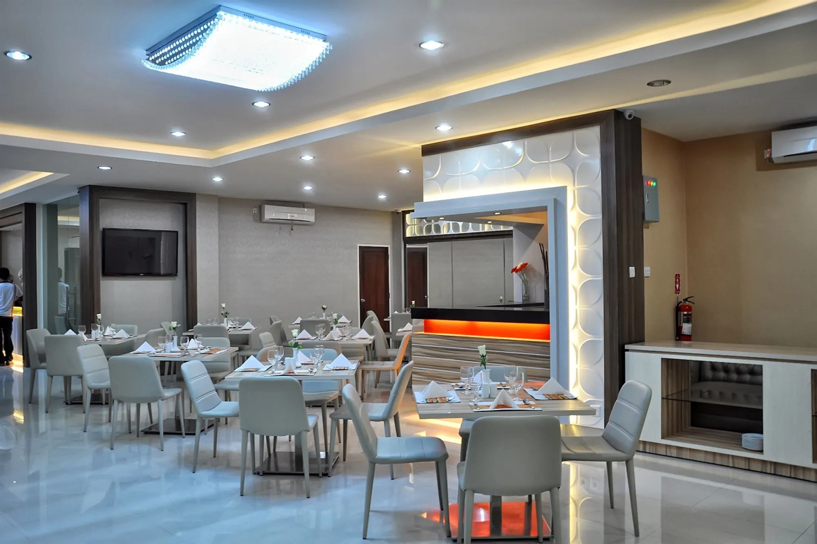 Rangkayo Basa Halal Hotel