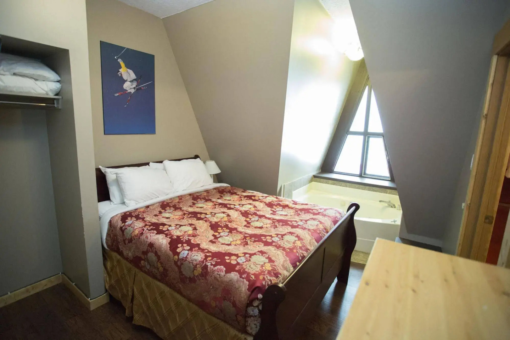 The Pinnacles Suite Hotel