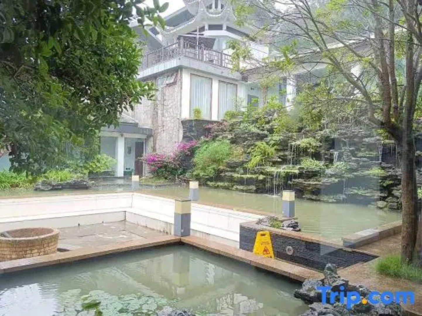 Anshun Dragon Palace Bieyuan