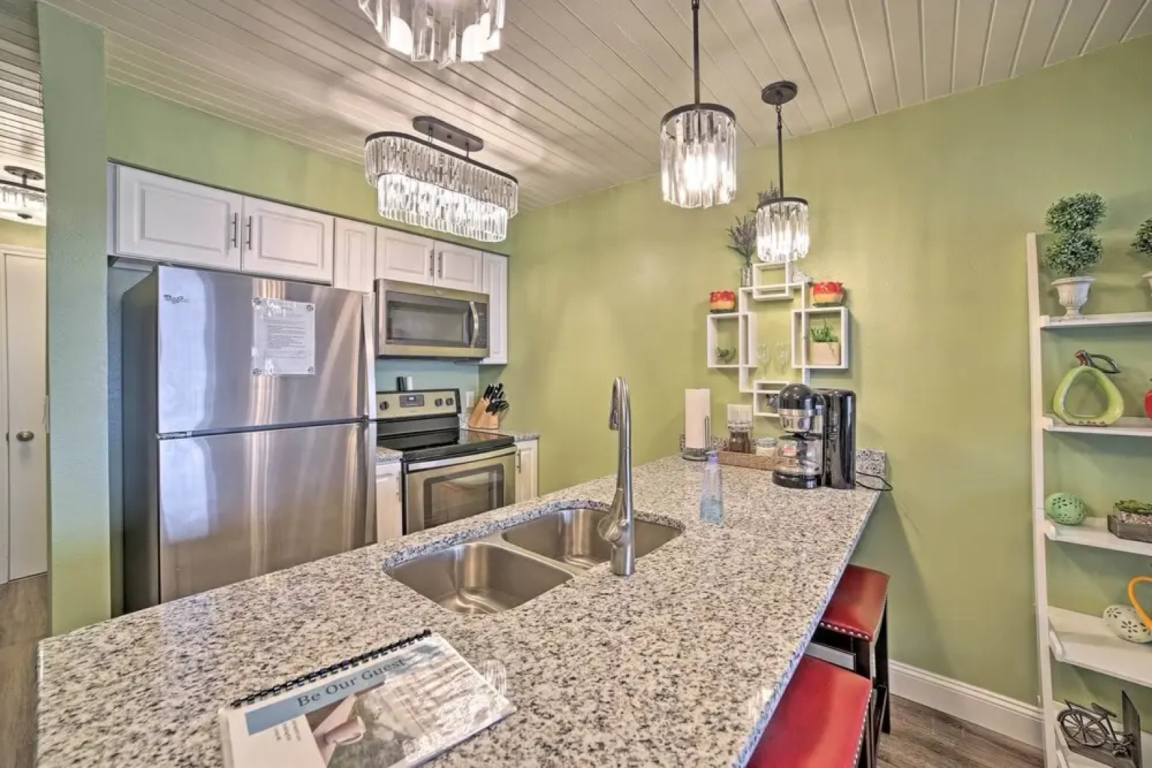 Cozy Missouri Condo ~ 2 Mi to Silver Dollar City!