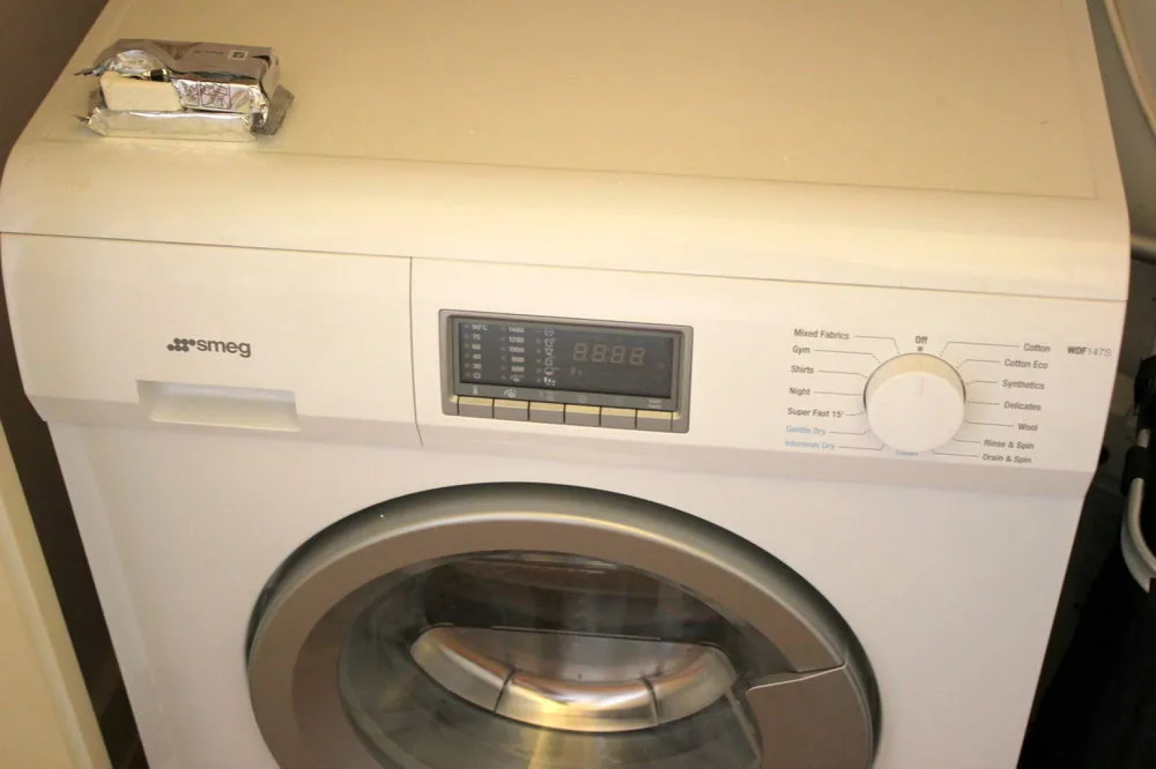 The Luxurious Semi-Circle - Peymans