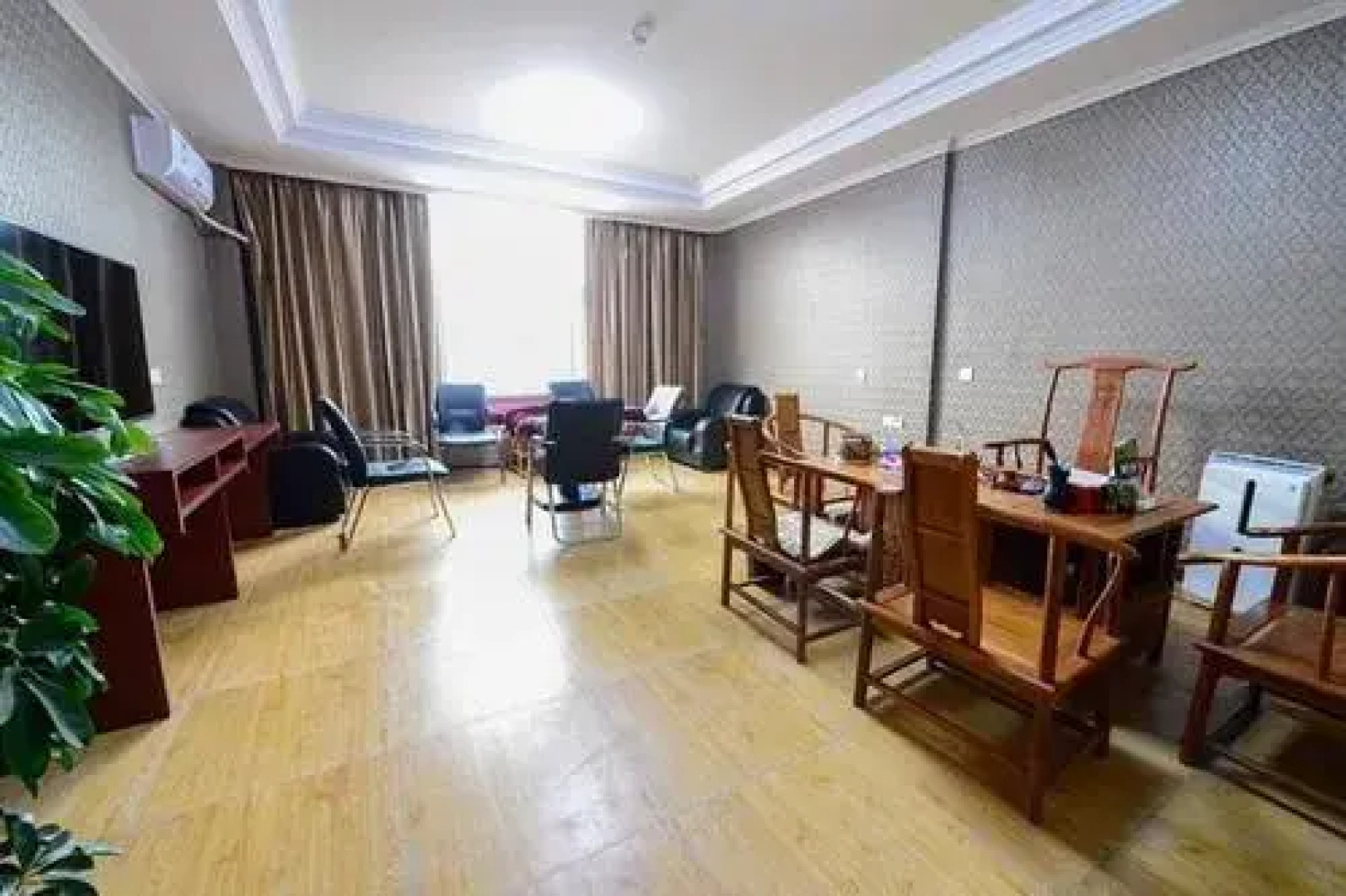 Qingdao Xinshijia Business Hotel