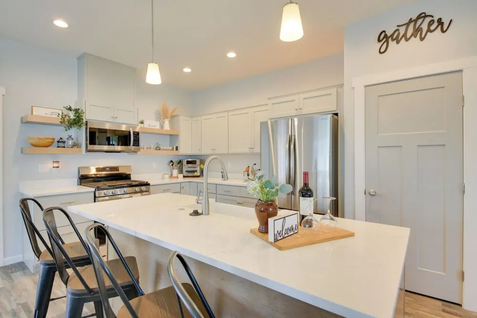 3 Mi to Lake Pend Oreille: Home w/ Deck & Yard