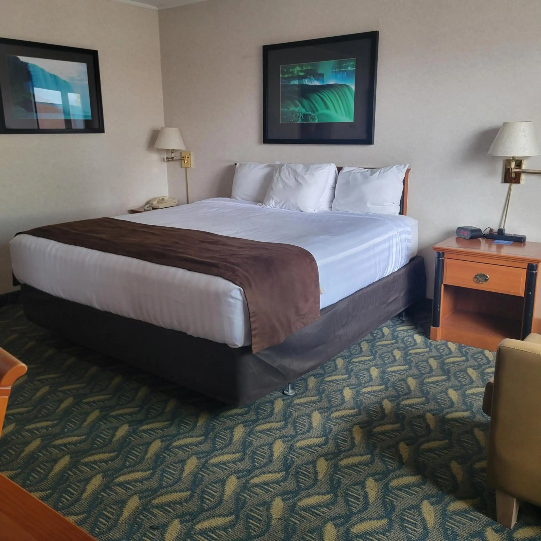 Travelodge by Wyndham Niagara Falls at the Falls