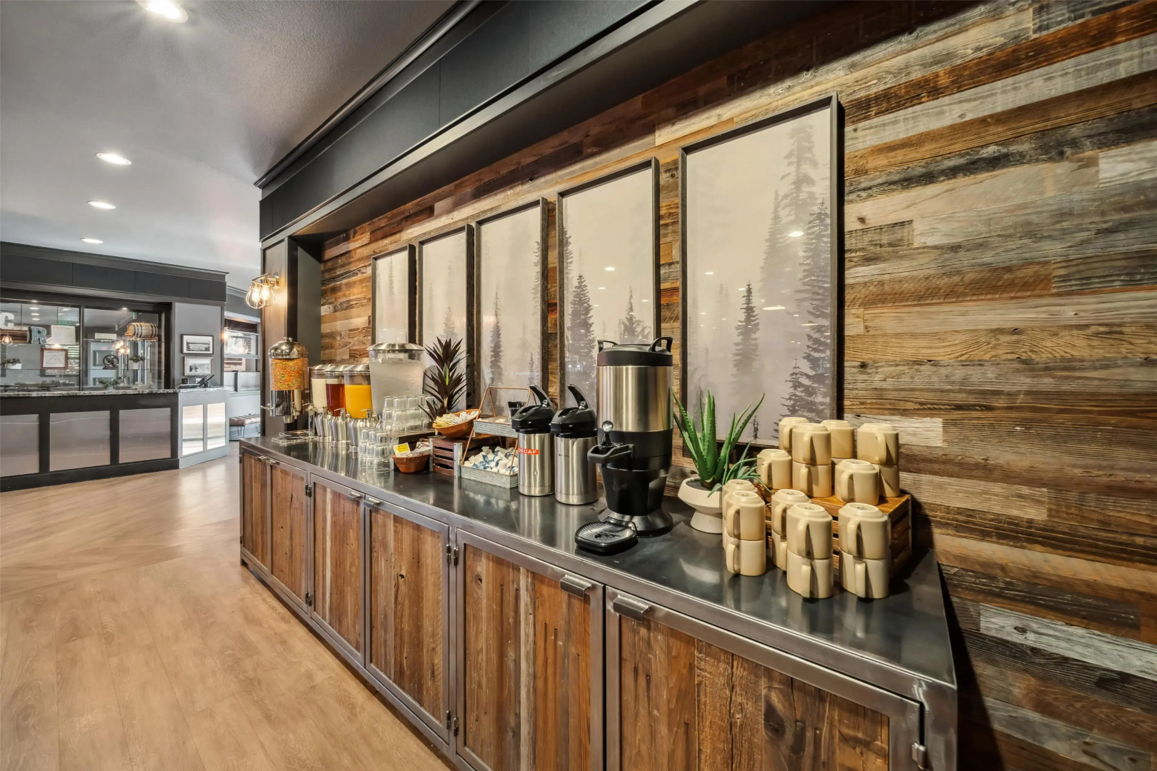 Best Western Plus Hilltop Inn