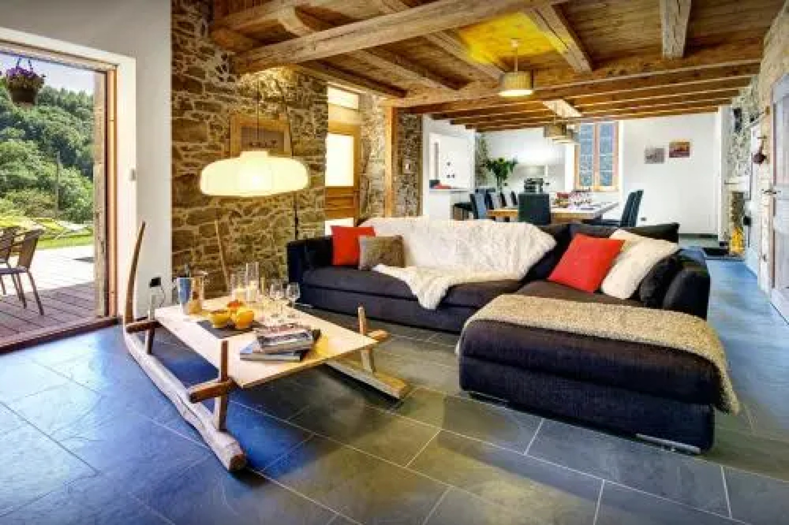 Chalet Ladroit - OVO Network