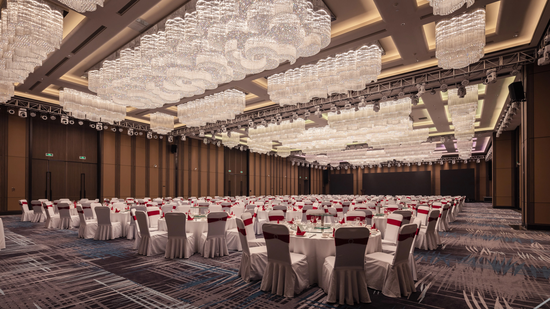 Wellton Royal Garden Hotel