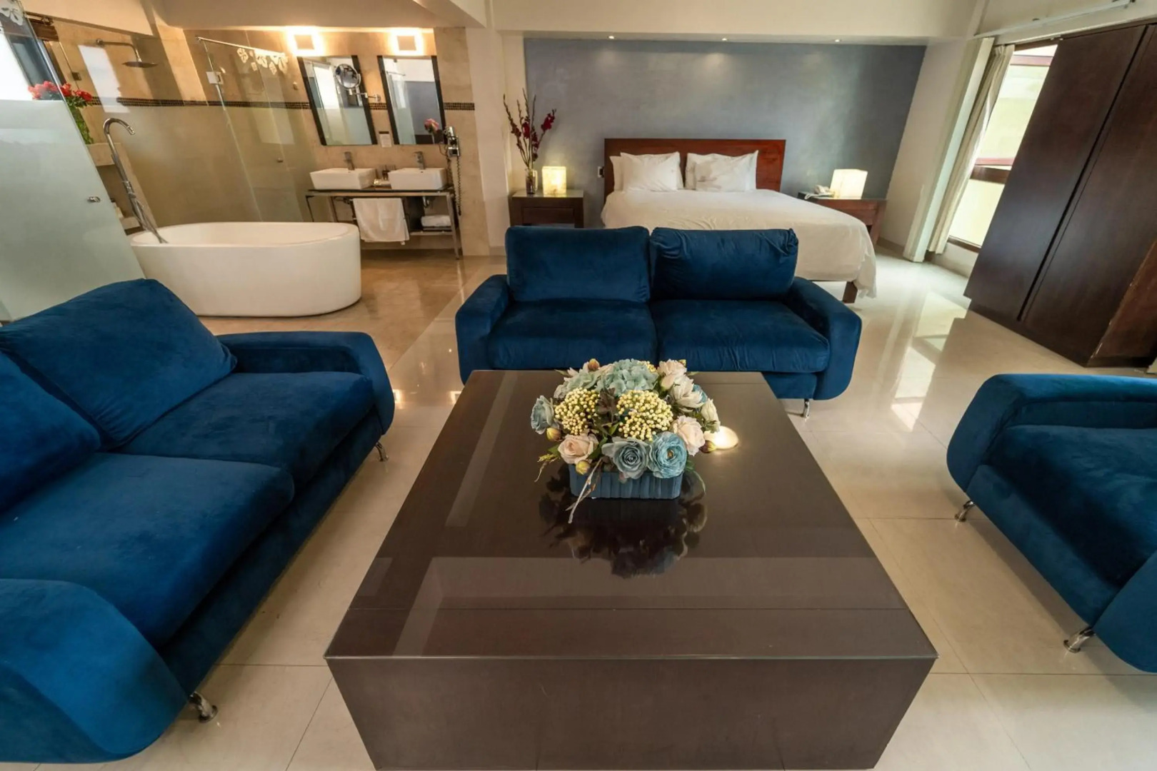 Casa de las Flores Hotel