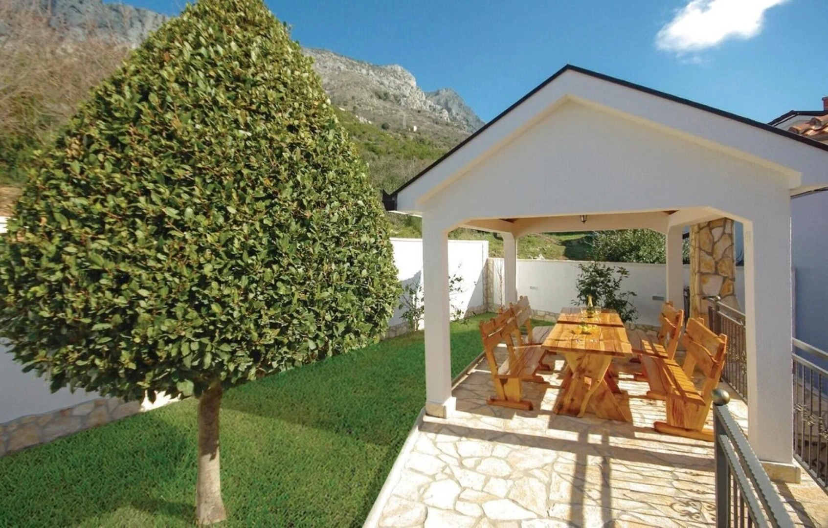 Amazing Home in Podaca With Wifi, Outdoor Swimming Pool and 0 Bedrooms