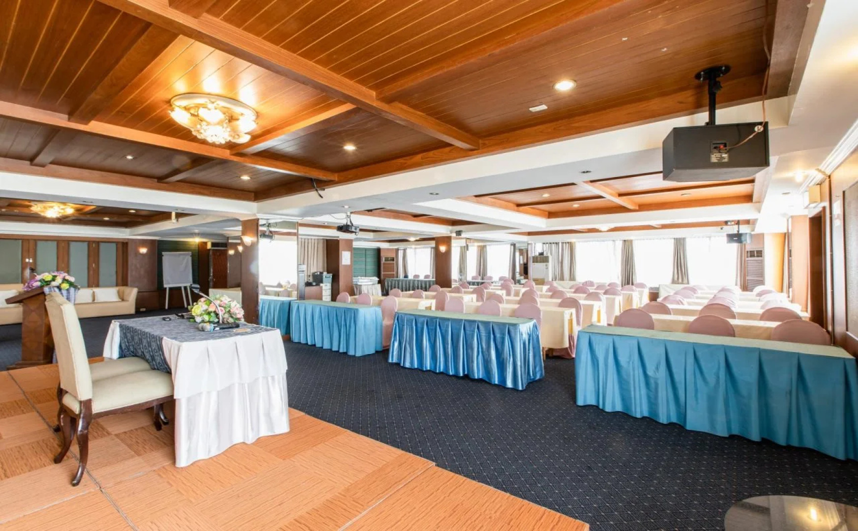 Nonthaburi Palace Hotel