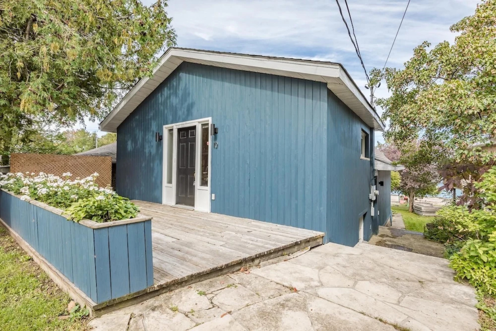 Grandview Beach House an Incredible Beach Waterfront is Waiting for You!