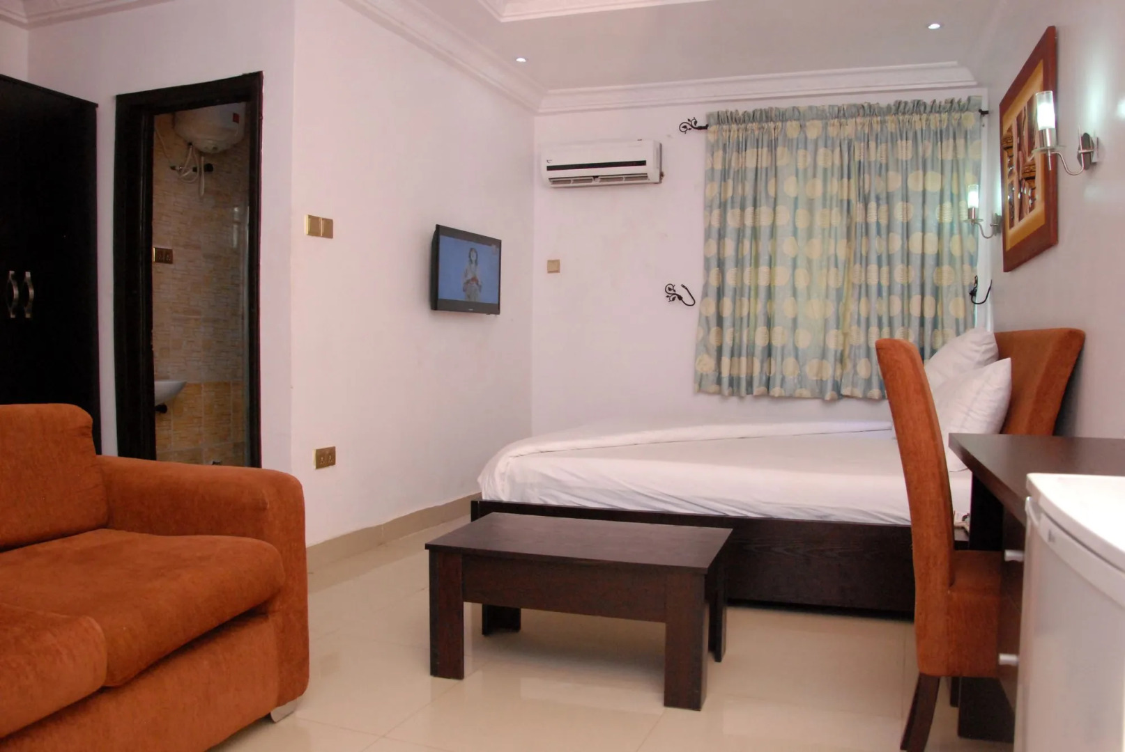 BEN AUTO guest house