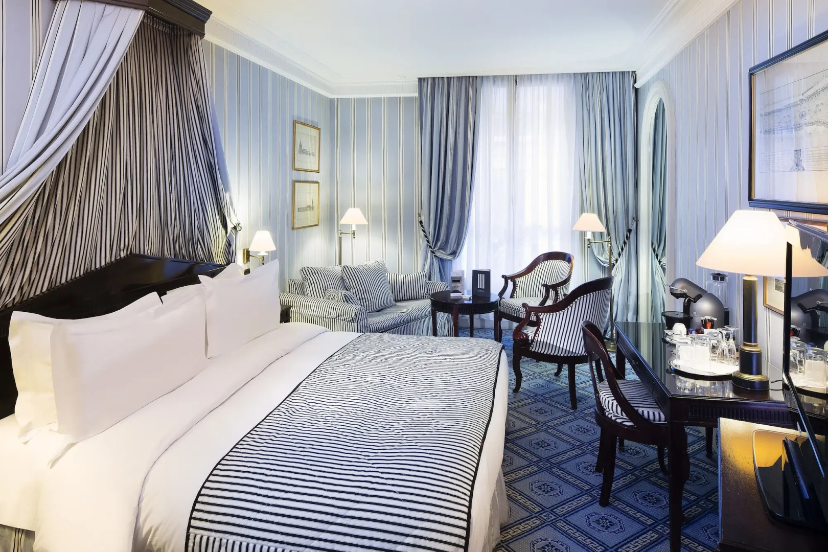 Le Dokhan’s Paris Arc de Triomphe, a Tribute Portfolio Hotel