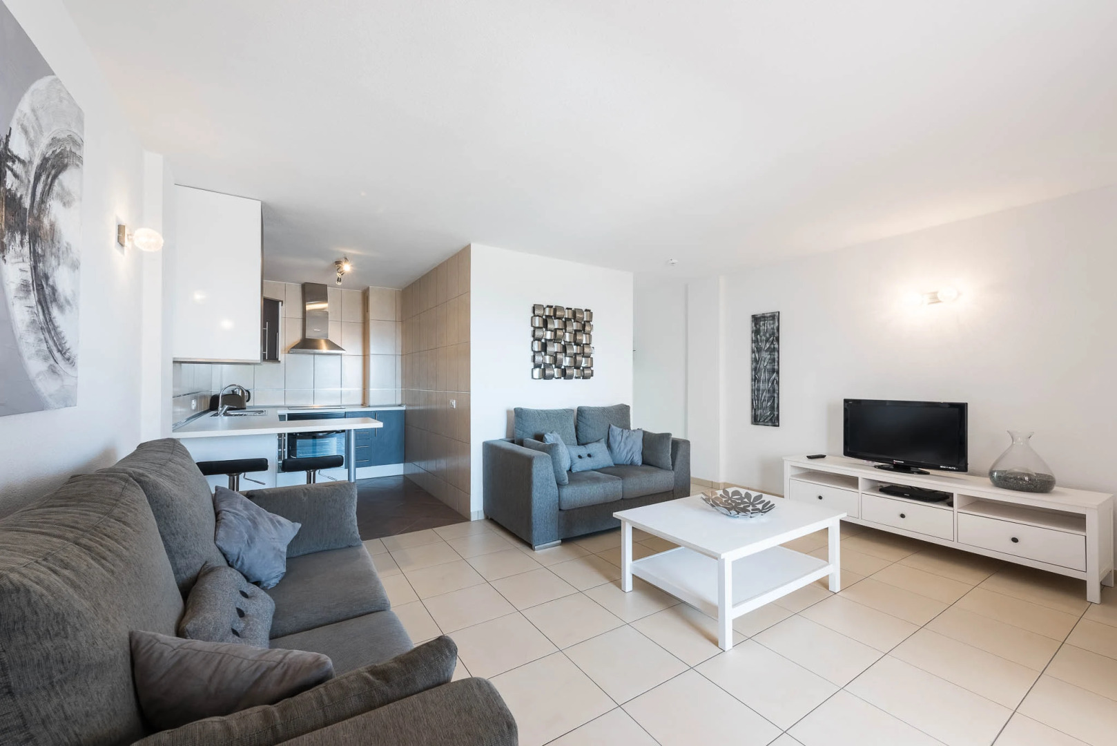 Paloma Beach Apartments