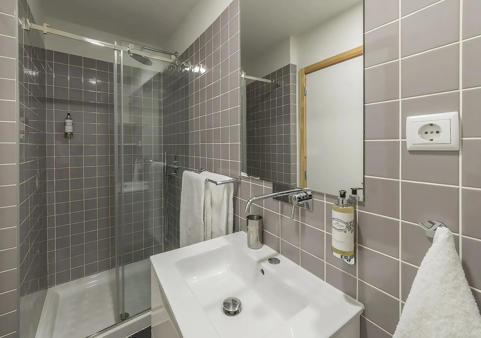 Oporto Street Sá de Noronha