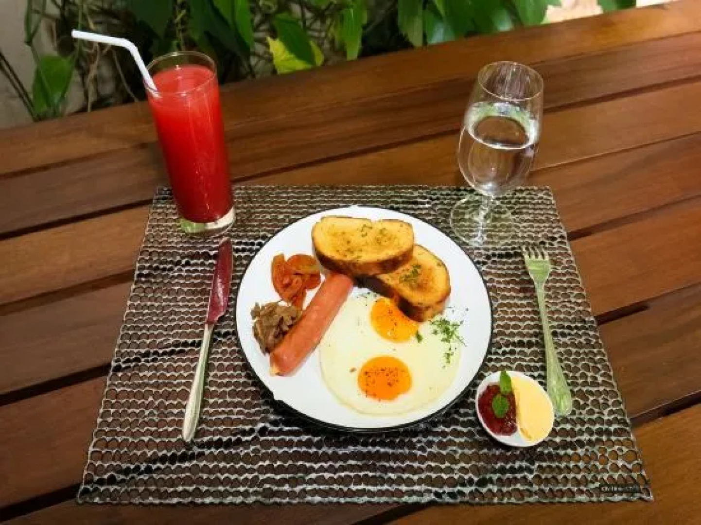 OYO 320 Hotel By The C