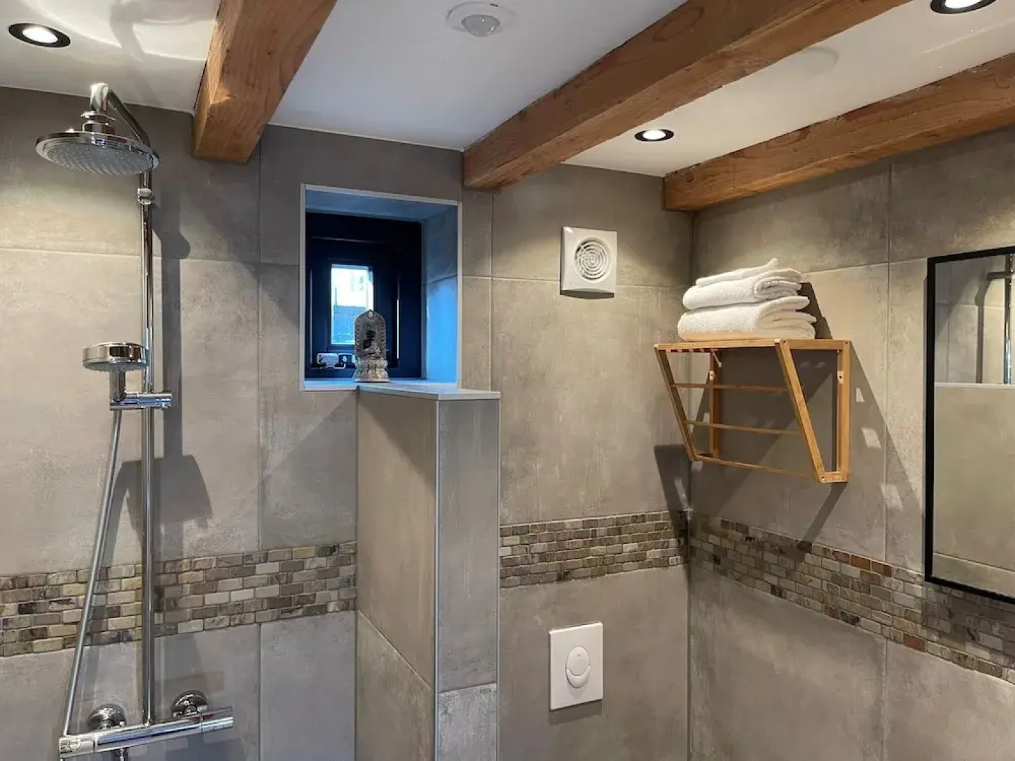 Welcoming Chalet in the Heart of Monnickendam With Terrace