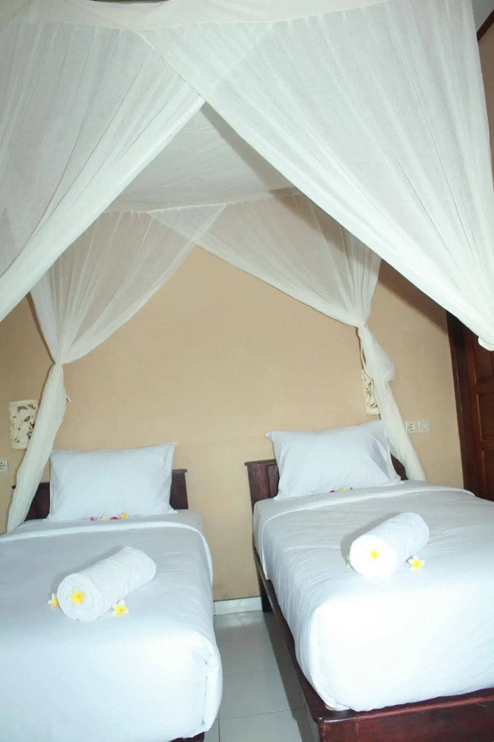 White Sandy Beach Menjangan