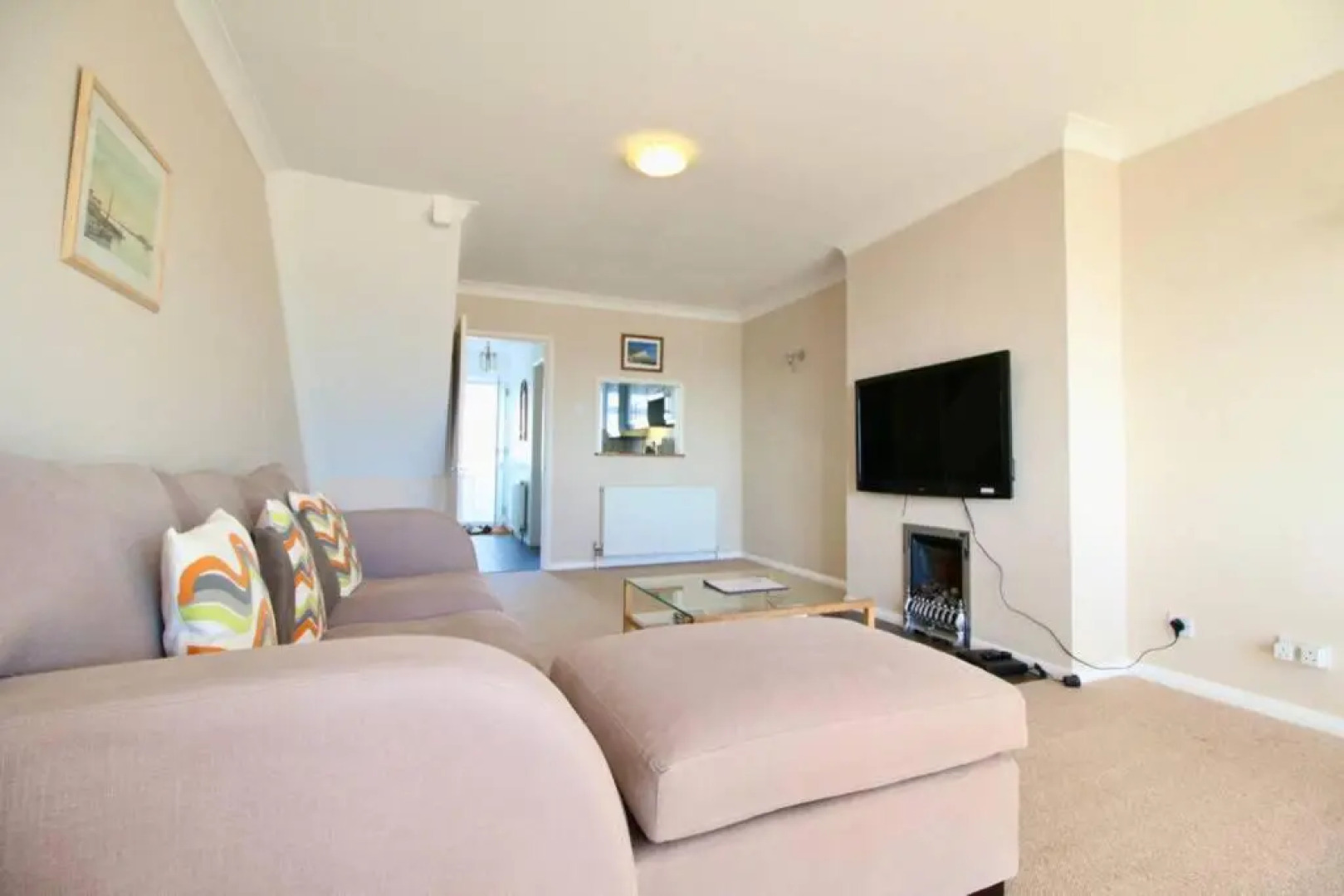 Seaview Beach house stones throws from the sea