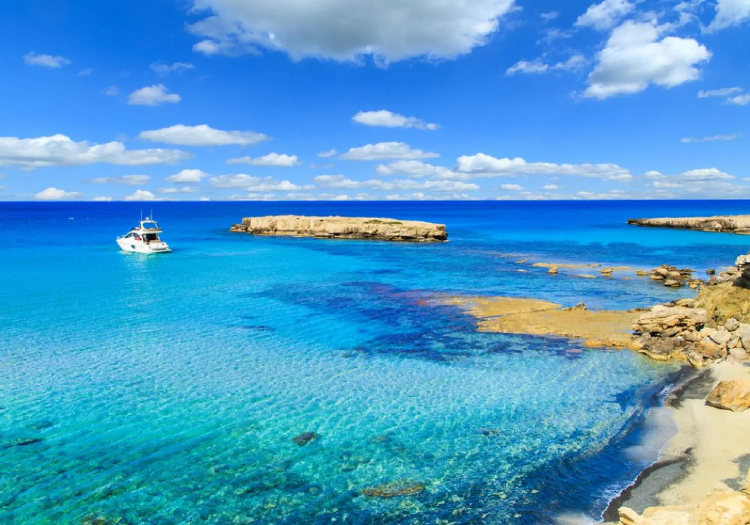 Villa Fortuna Large Private Pool Walk to Beach Sea Views A C Wifi Car Not Required - 2630