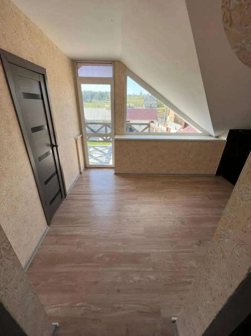 Дом с бассейном и баней