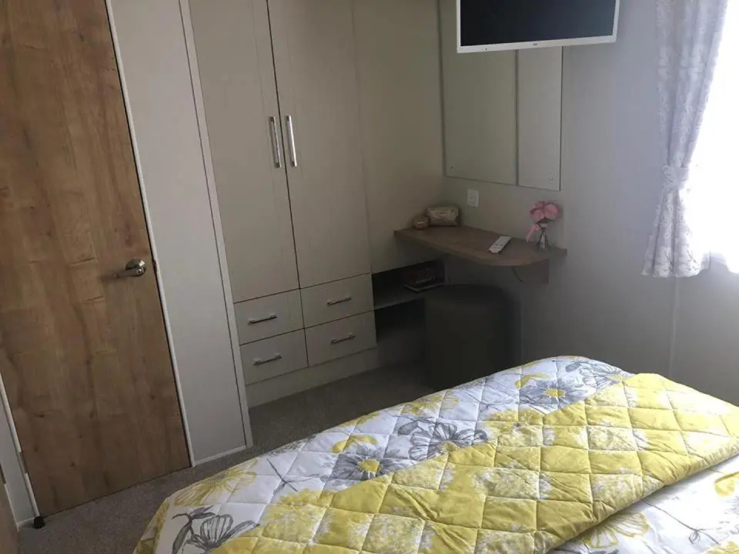 Dees hot tub breaks at Tattershall Lakes Jet Ski 4