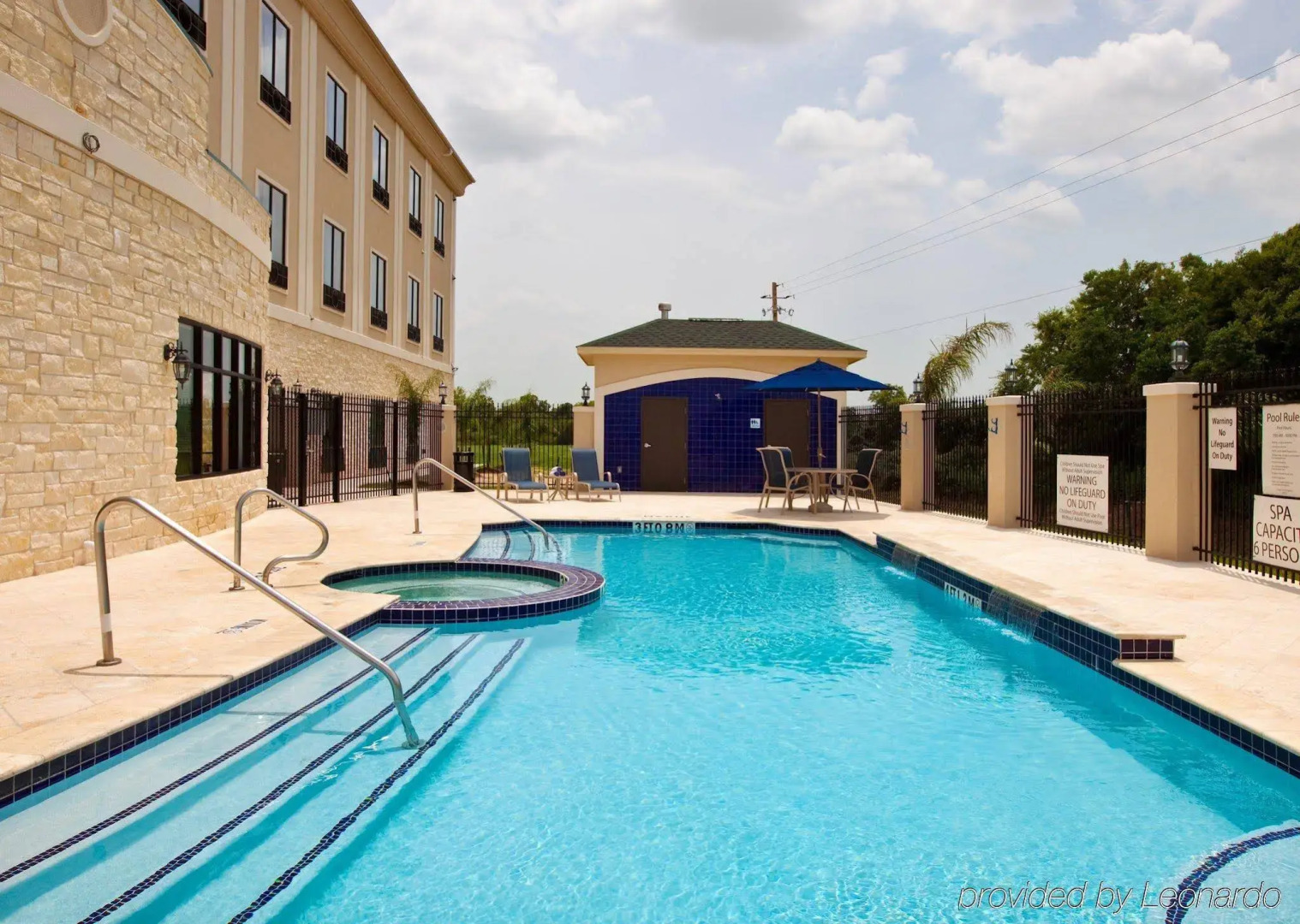 Holiday Inn Express Hotel & Suites Houston-Alvin by IHG