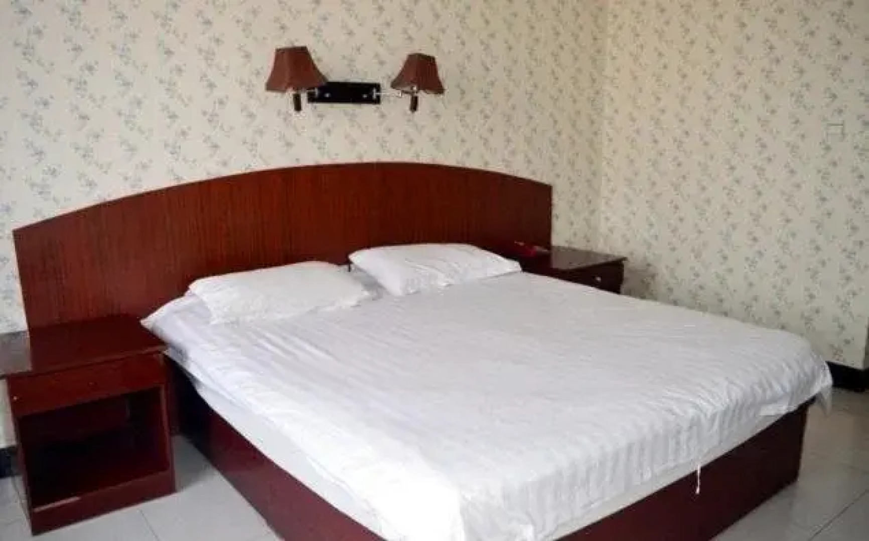 Yijia Business Hotel