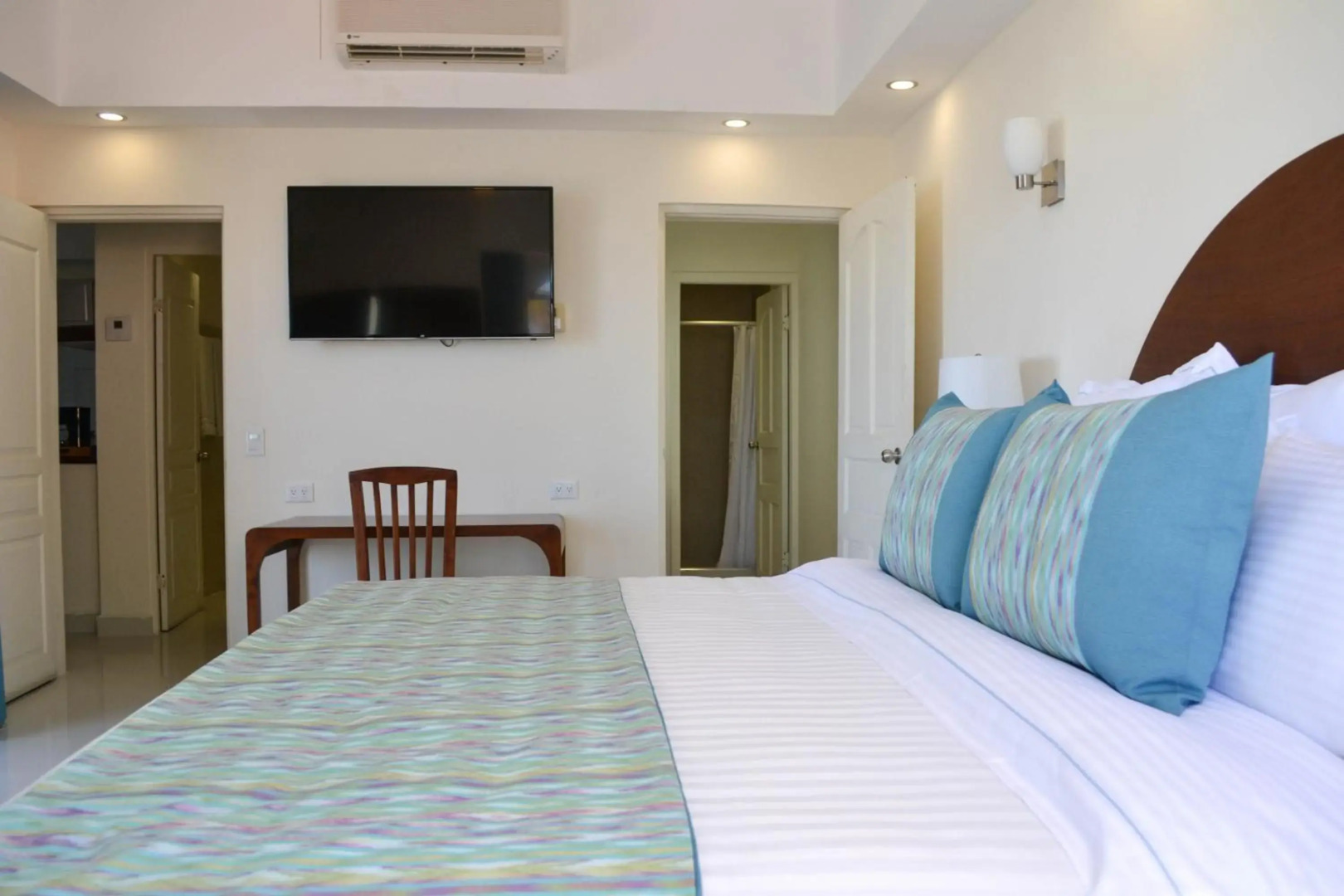 The Westmarine Waterfront Hotel