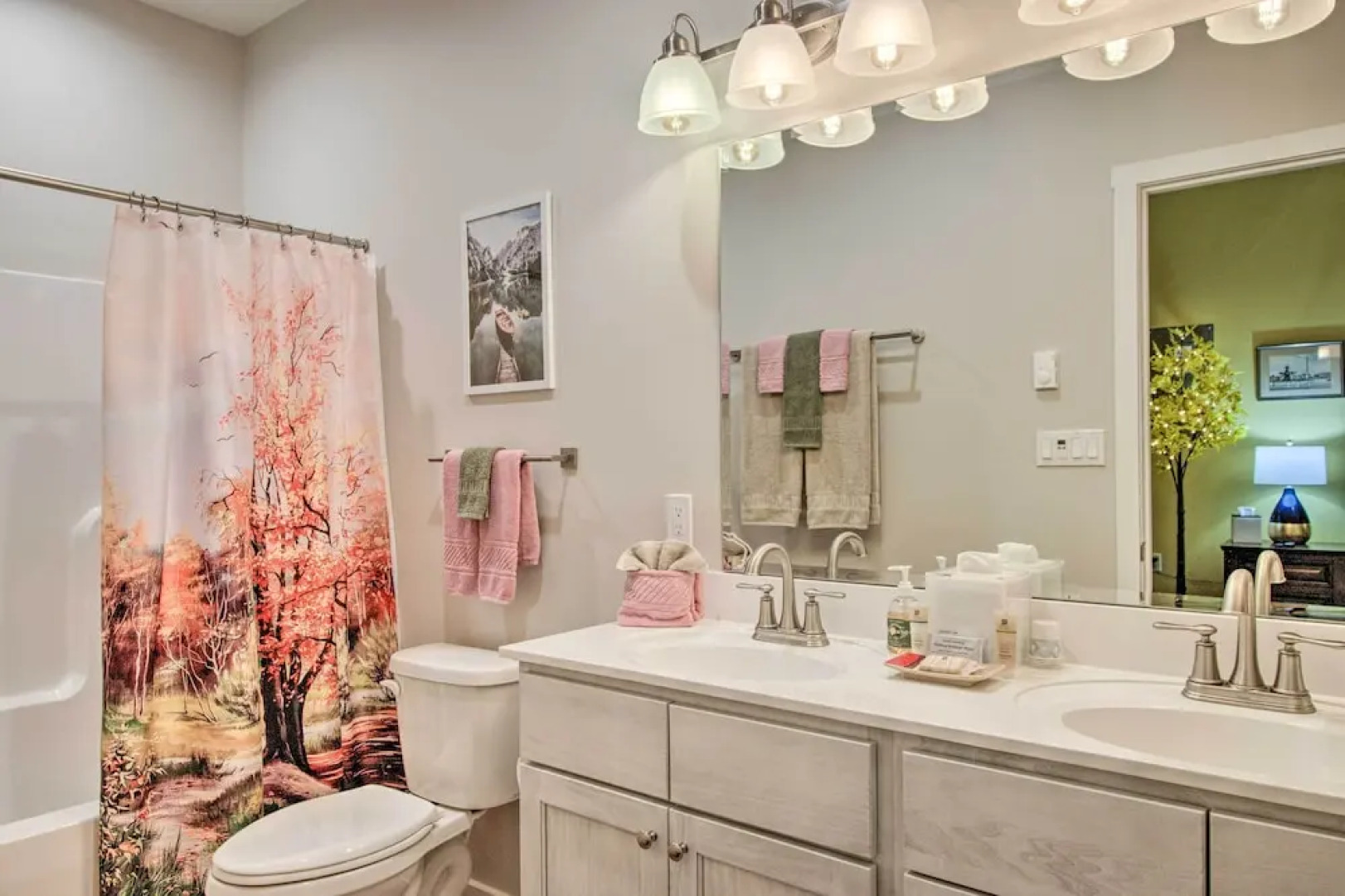 13 Mi to Camelback Ski! Creekside 'lincoln Lodge'