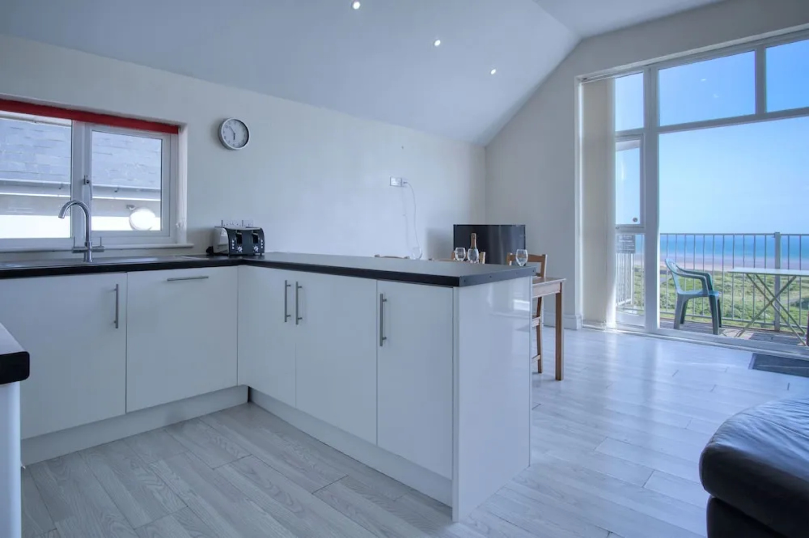 Campbell - 2 Bedroom Apartment - Pendine
