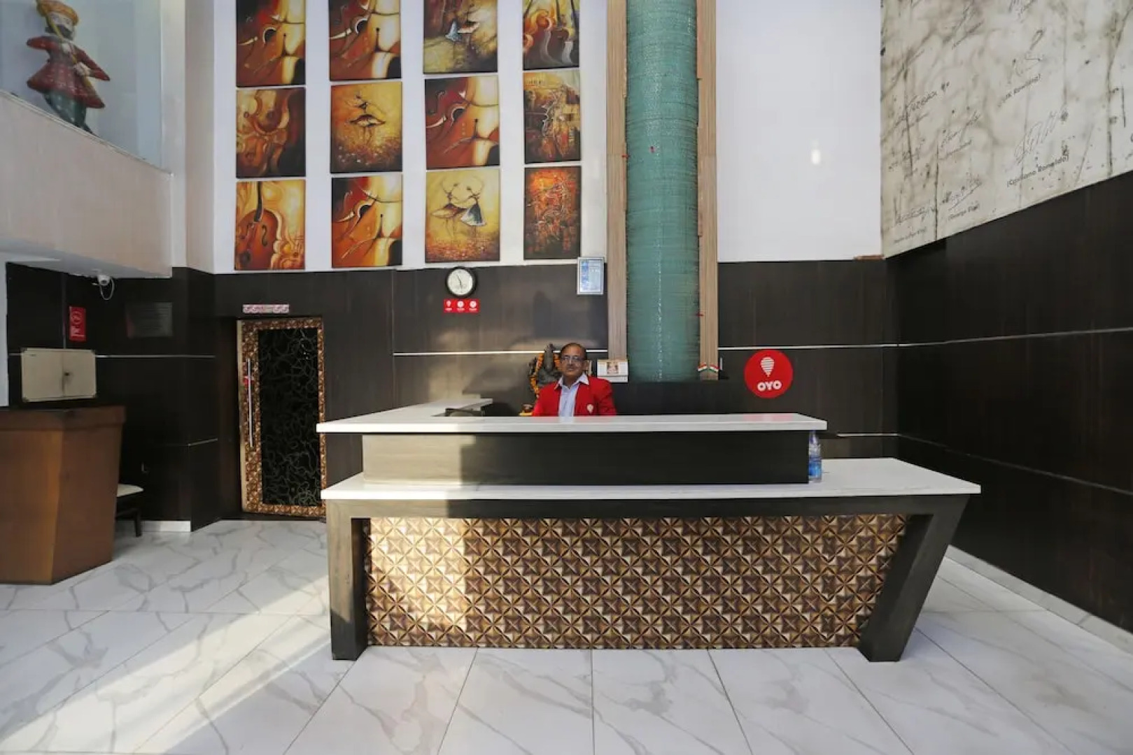 OYO 8902 Hotel Ronald Inn