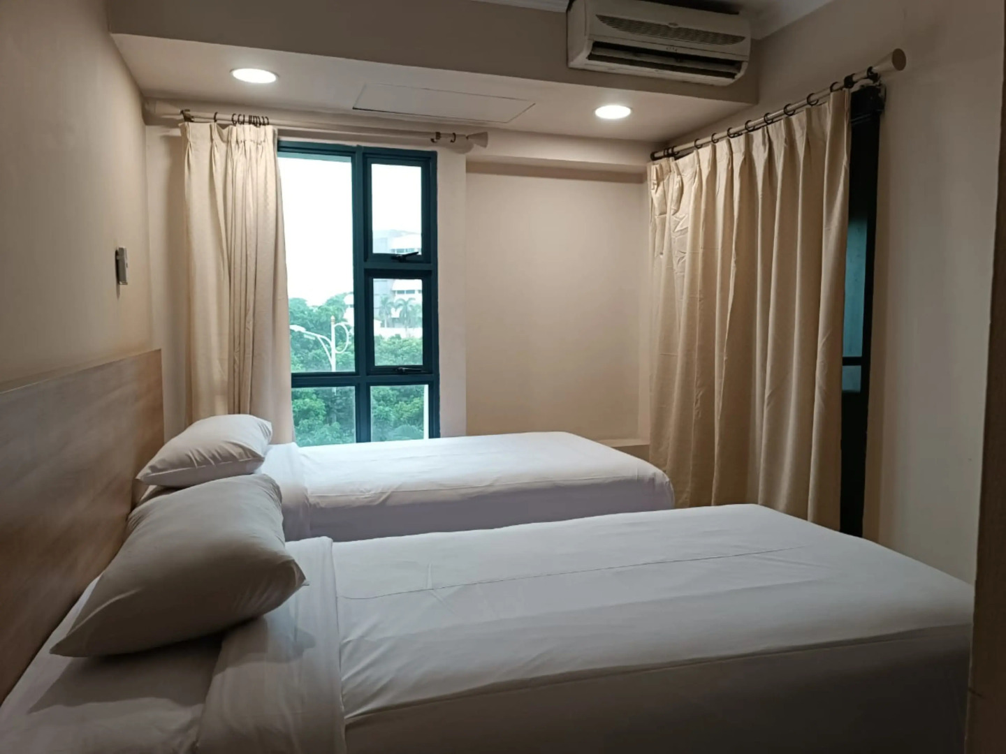 Grand Tropic Suites Hotel