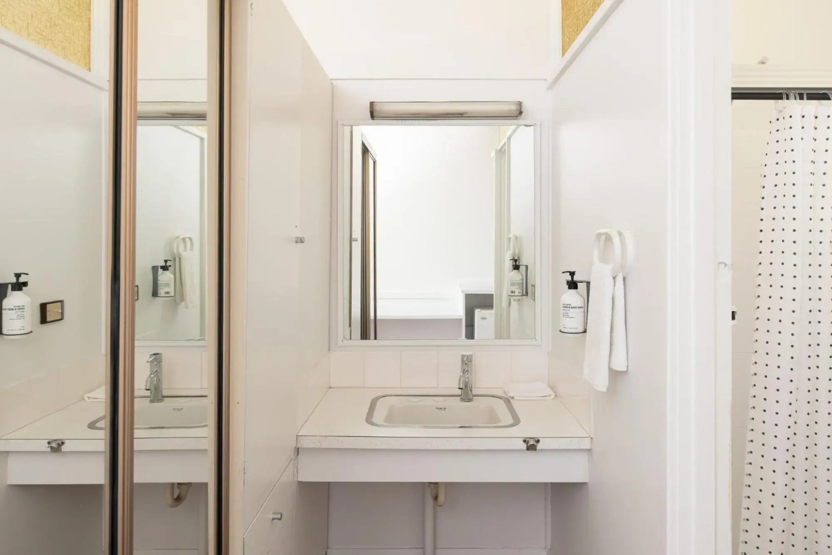 Village Family Motor Inn