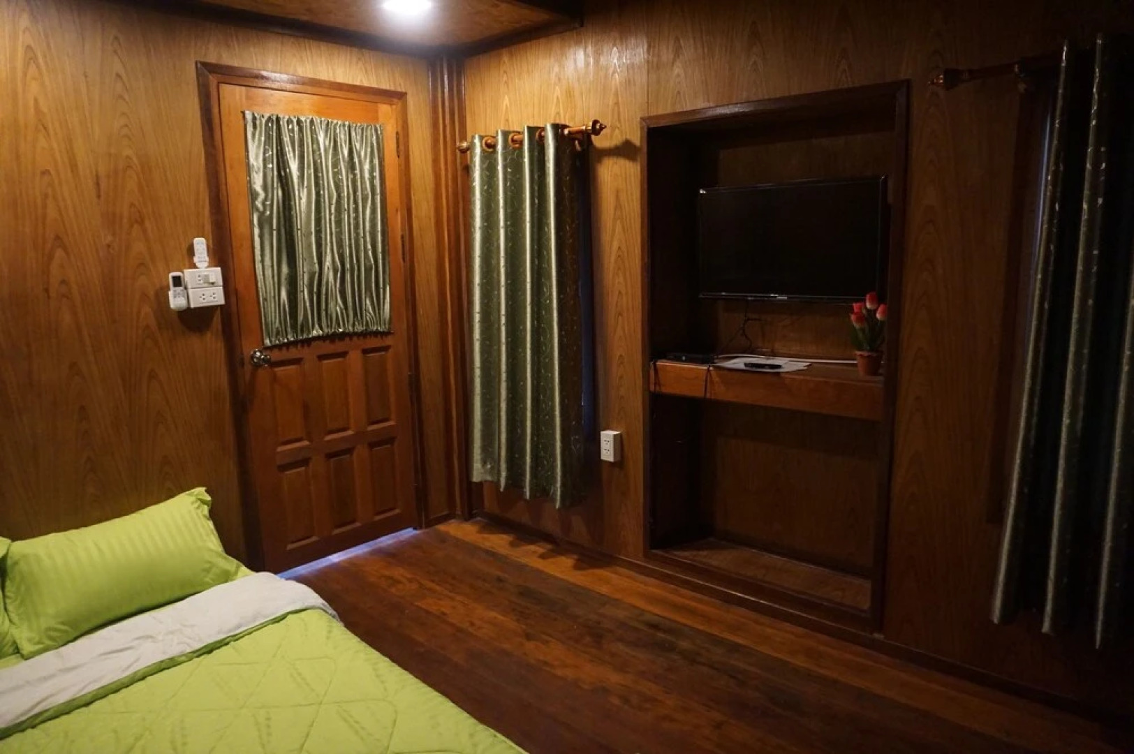 Jiratchaya Garden Hotel